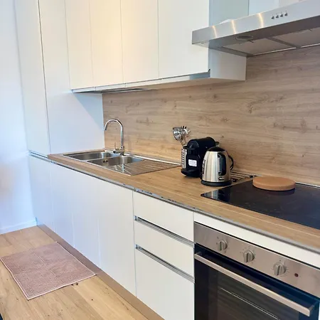 Maredore Apartment *